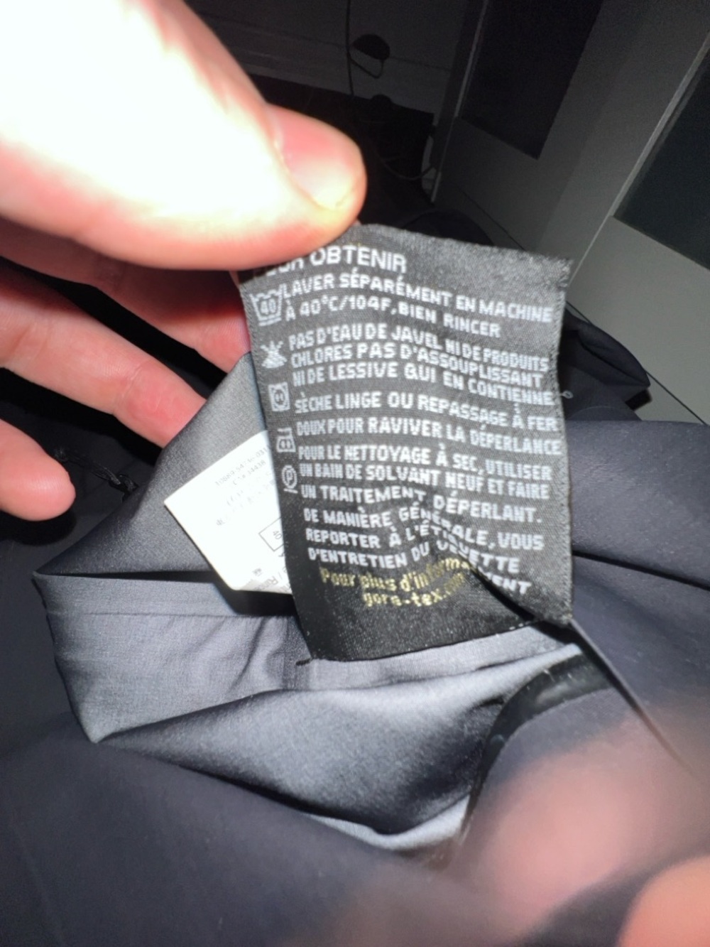 Arc'teryx Beta AR Black Raincoat - Picture 15 of 16